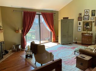586 Sanderling Ct, Secaucus, NJ 07094