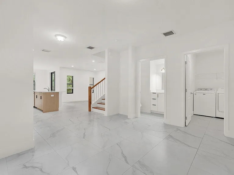 407 Bella Sol Way — Photo 8