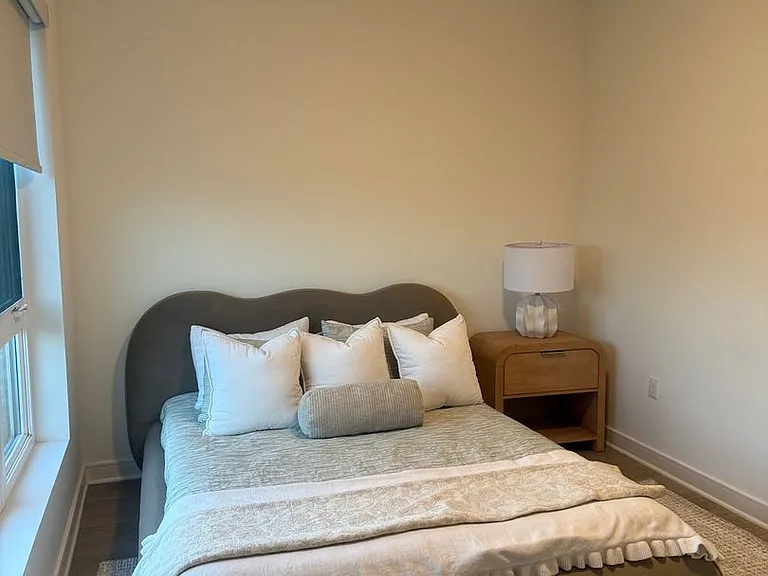 1056 N Joels Pl — Photo 17