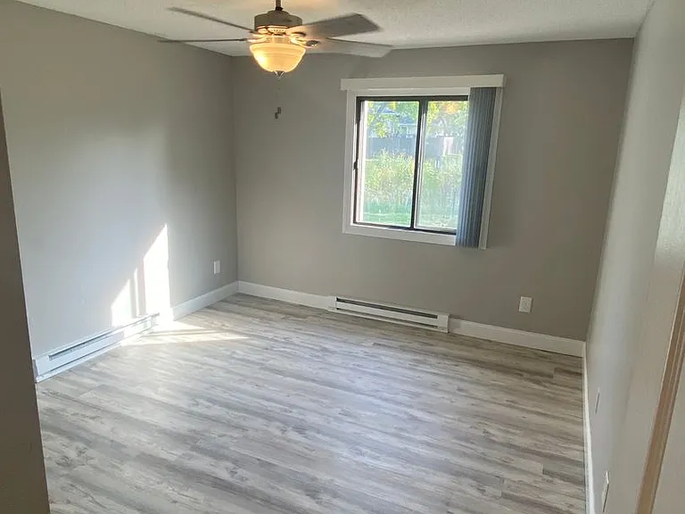 Spring Valley Apartments — Photo 7