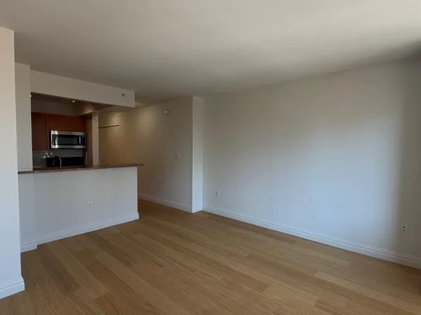 1500 Lexington Avenue image 4 of 15