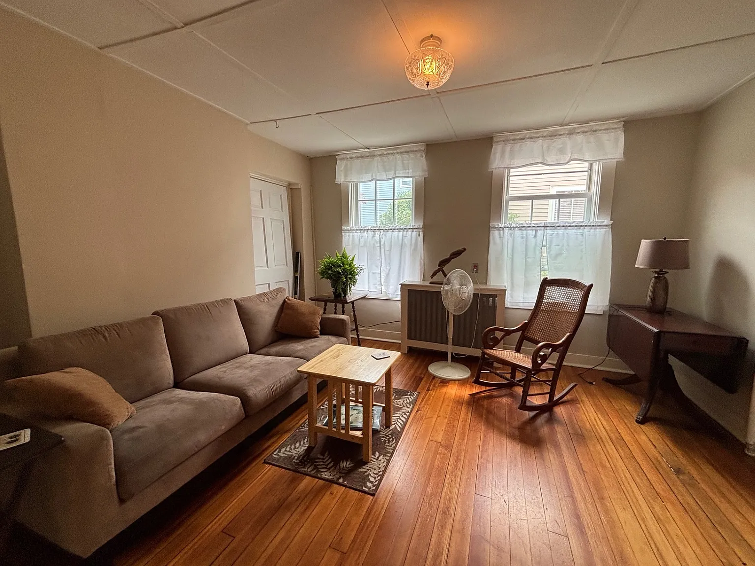1 bed, 700 sqft, $2,000 — Photo 3