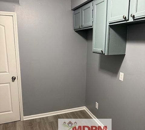 4th image of 9120 Mettetal St