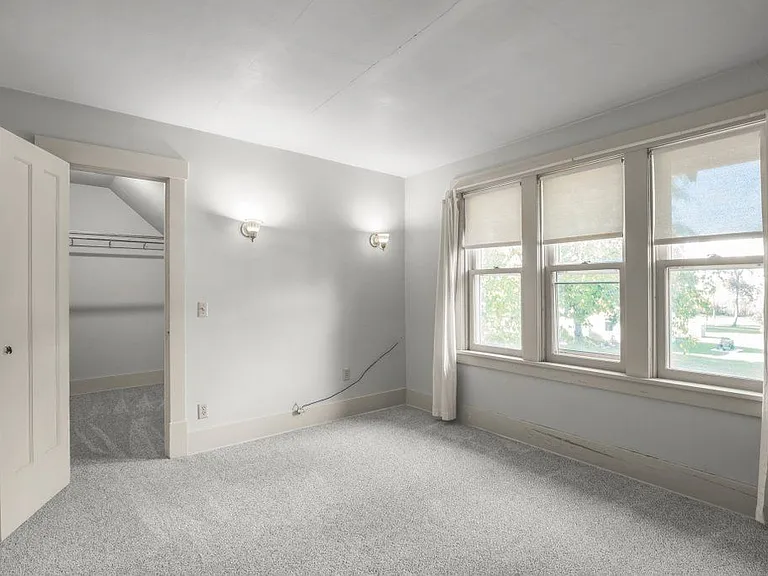 502 Park St S — Photo 16