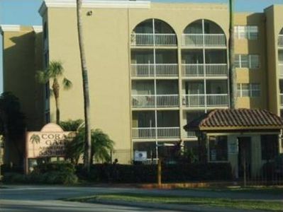 6990 NW 186th St APT 4-401, Hialeah, FL, 33015