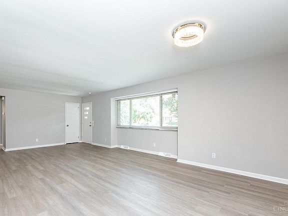 4th image of 6547 S Oak Knoll Dr