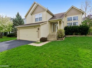 1321 Lily Ct, Grayslake, IL