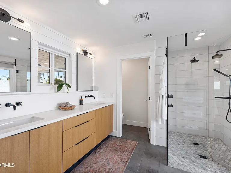 4244 N 35th Pl — Photo 18
