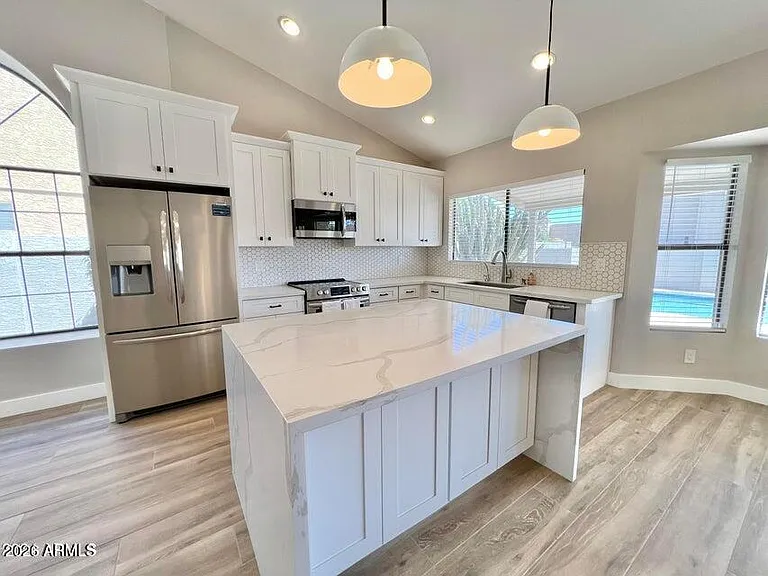 10889 E Kalil Dr — Photo 6