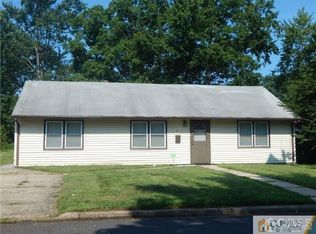 27 Knollwood Rd W, Edison, NJ 08817