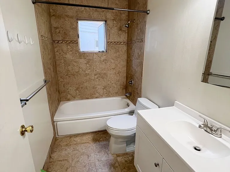 10600 E Estates Dr — Photo 25