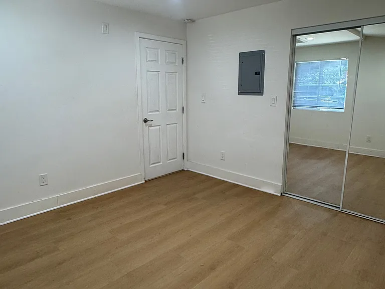 17830 Elkwood St — Photo 5