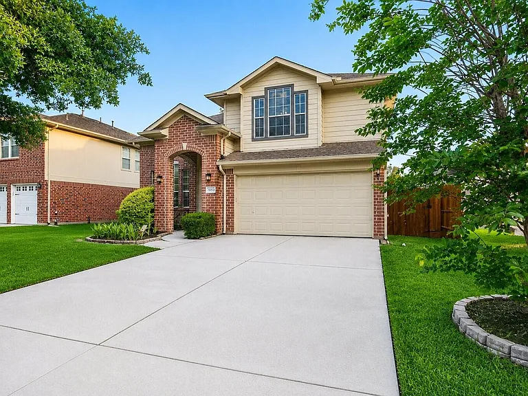 11526 Socorro Ln — Photo 2