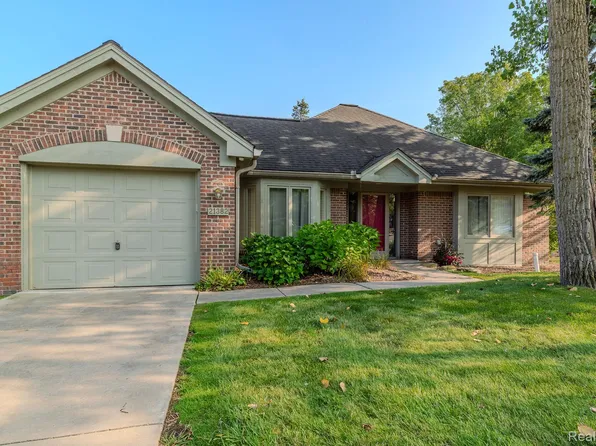 21382 Magnolia Ct #1, Farmington Hills, MI 48336