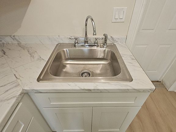 4th image of 6049 N Talman Ave #Gd