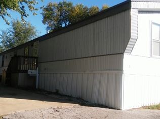 8 Lilac Ln, Belton, MO 64012