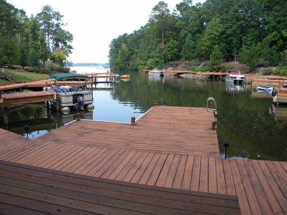 3rd image of 154 Falling Water Dr