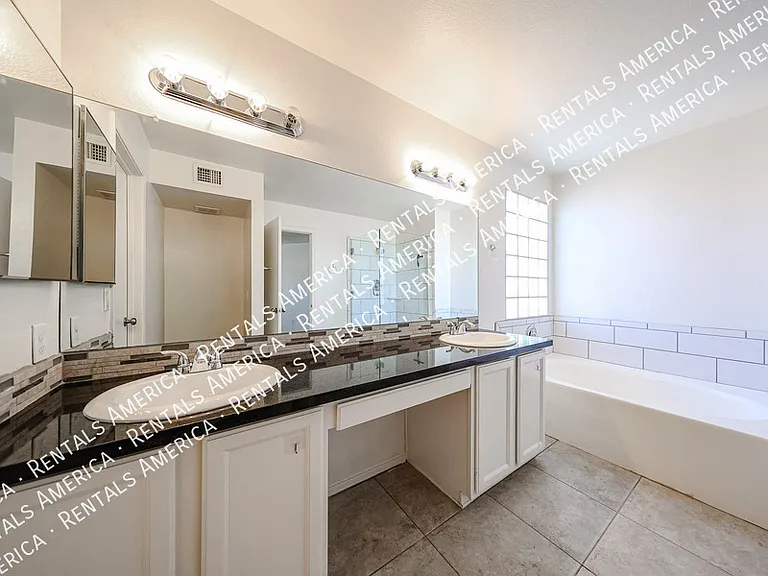 2361 W Myrtle Dr — Photo 24