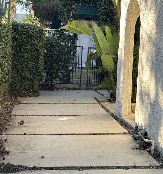 8711 Sherwood Dr — Photo 3