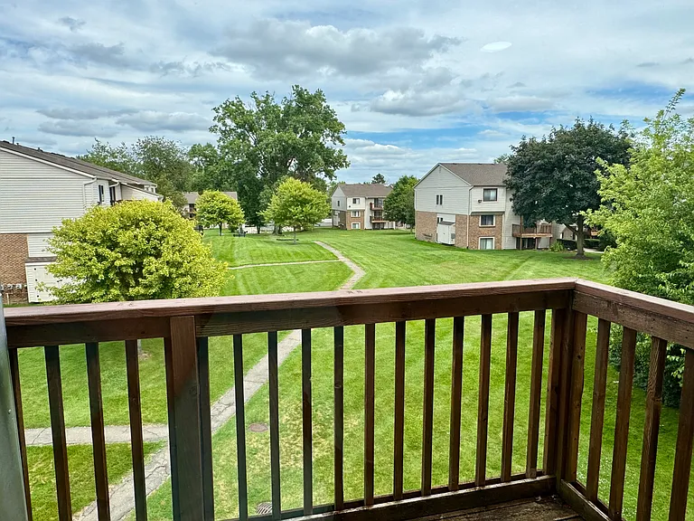 30060 W Twelve Mile Rd #96 — Photo 5