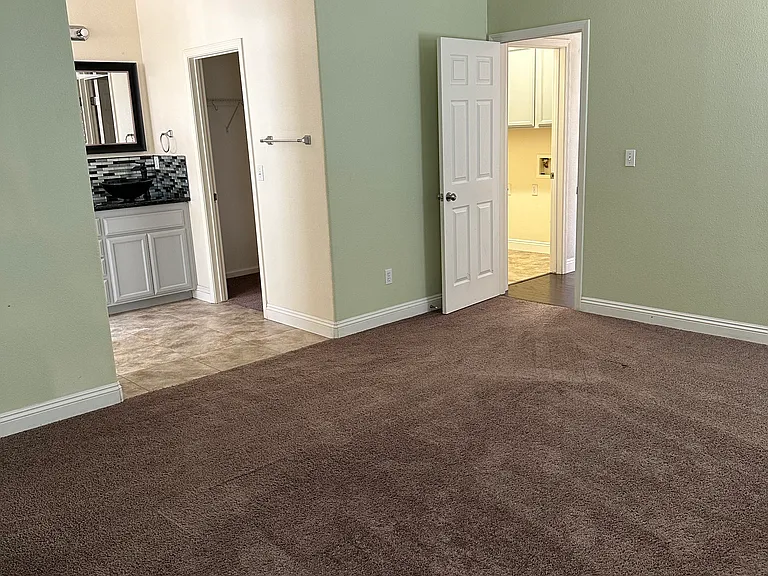 590 Mosburg Loop — Photo 8