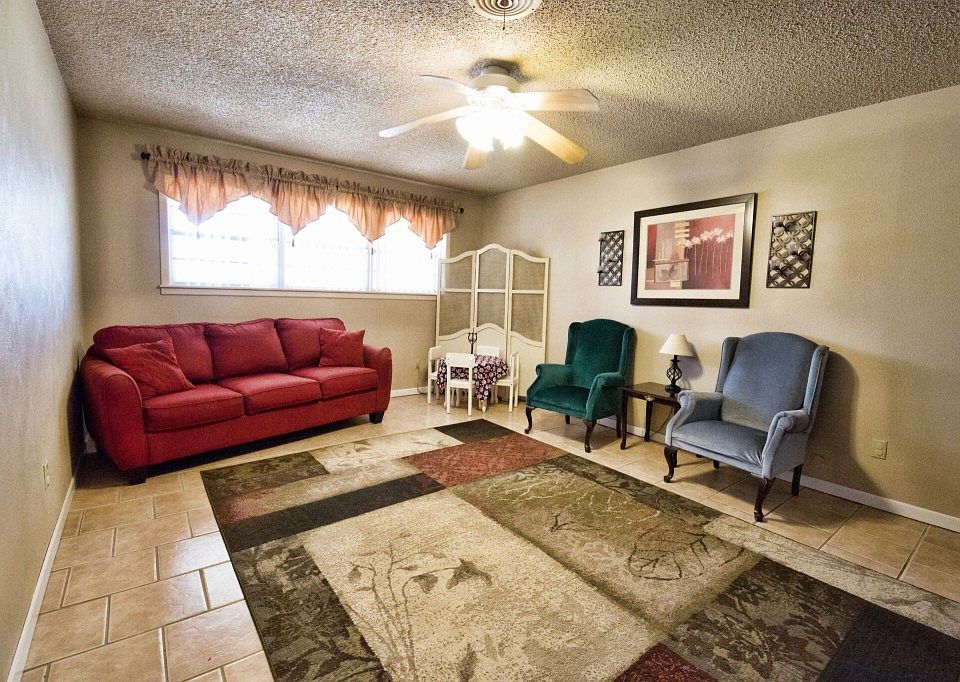 1st image of 229 Redwood Ln