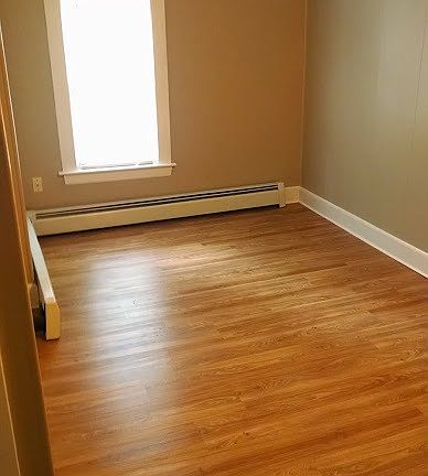 BR w new luxury flooring