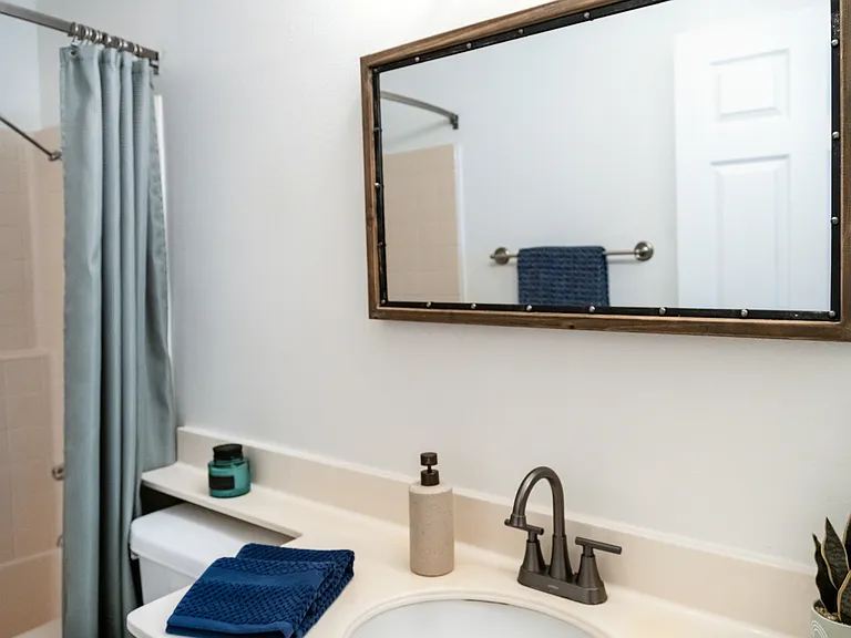 6638 Clybourn Ave — Photo 20