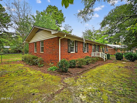 4th image of 414 Laurel Drive