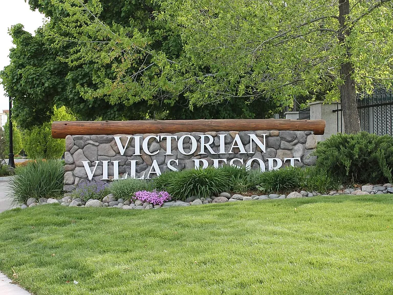 Victorian Villas Apartments — Photo 33