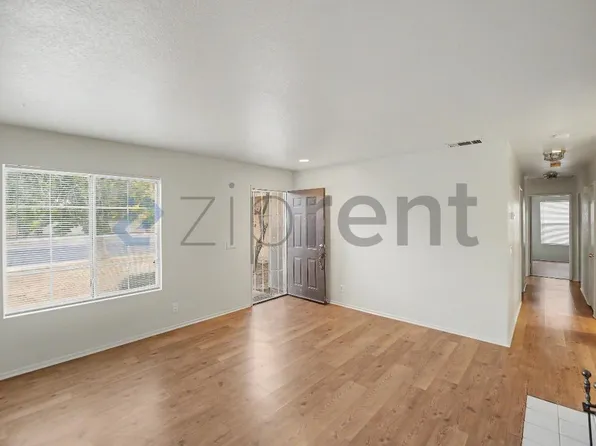 43516 32nd St E, Lancaster, CA 93535