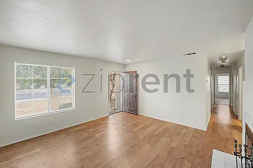 43516 32nd St E Photo 1