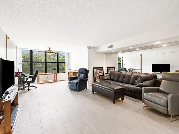 2nd image of 2908 Carambola Circle #101-b