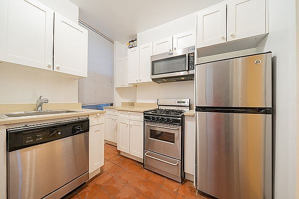 2nd image of 236 58th St #10