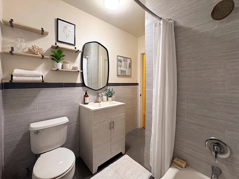 6143 W Olympic Blvd — Photo 3