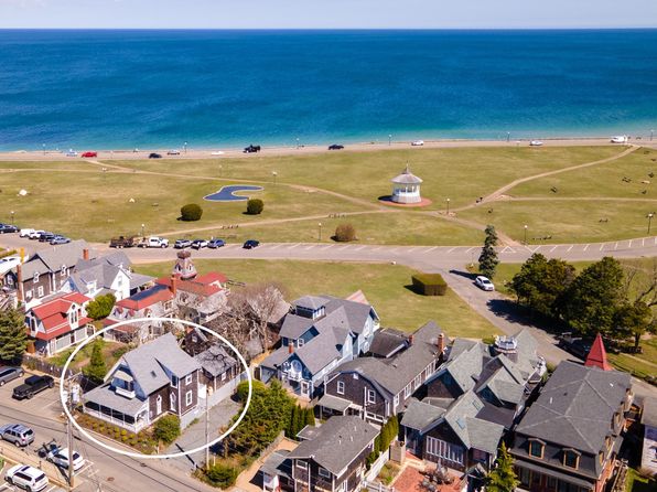 46 Kennebec Ave, Oak Bluffs, MA 02557