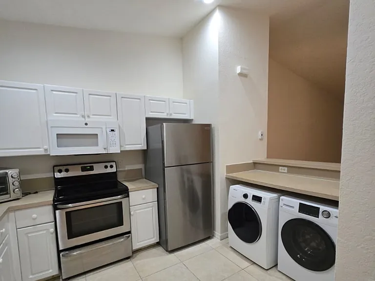 3856 SW 48th Ave — Photo 6