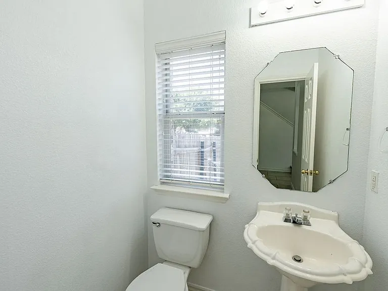1016 Tom Seaver Pl — Photo 11