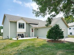 9107 Sierra Ct, Woodbury, MN 55125