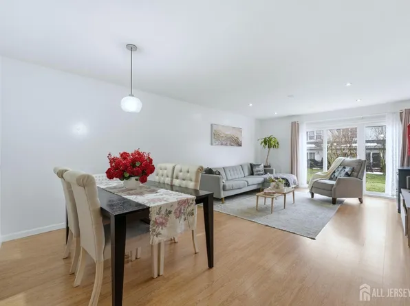 334 McDowell Dr, East Brunswick, NJ 08816