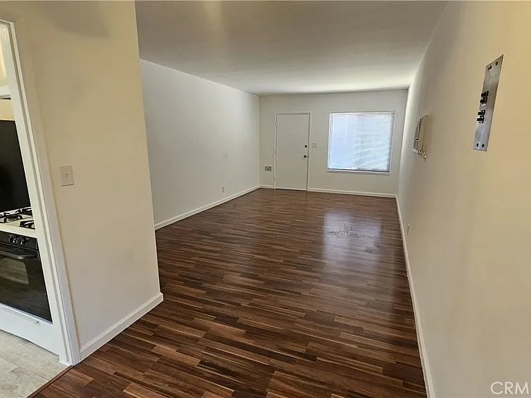 208 N Olive Ave — Photo 4