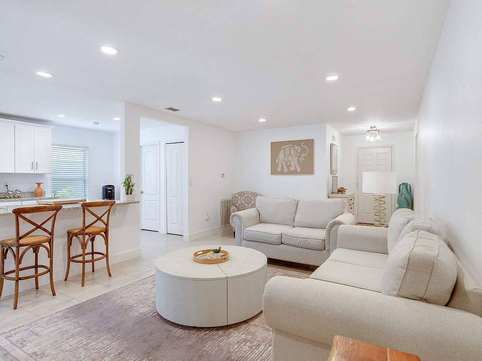 1st image of 402 Lexington Ave SW