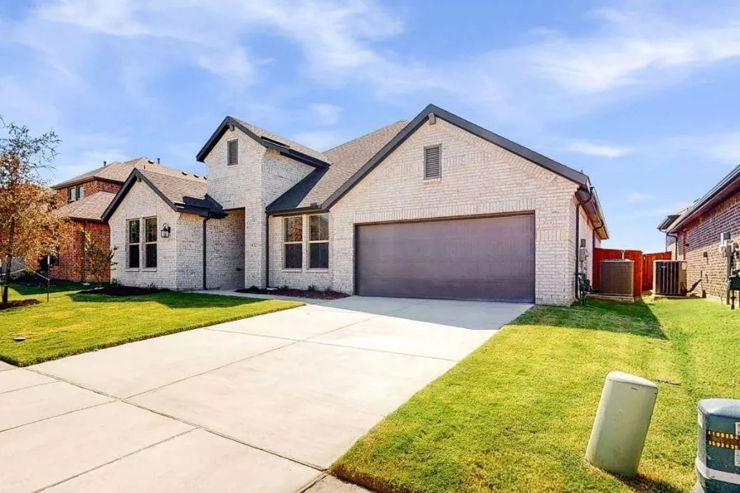3 bed, 2252 sqft, $2,599 — Photo 3
