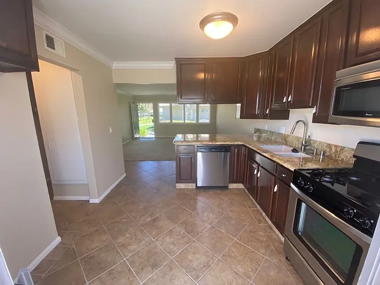 8041 Worthy Dr — Photo 4