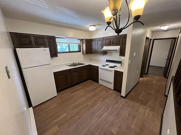2nd image of 300 N 6th St APT 6