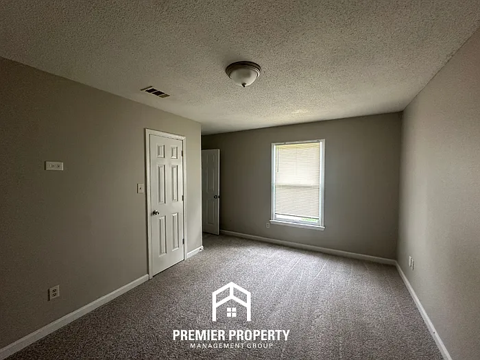 896 Cully Rd — Photo 15
