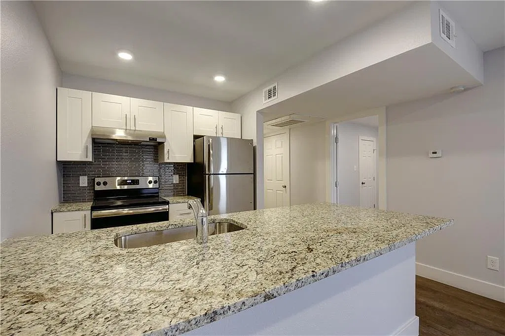 1 bed, 630 sqft, $1,150 — Photo 2