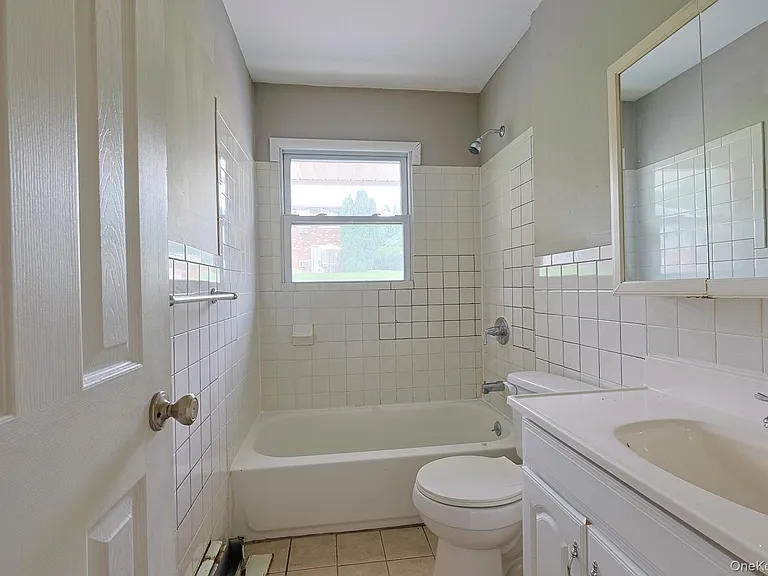 6 Alpine Dr #E — Photo 8