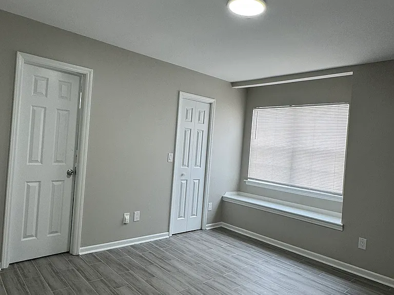 7801 Renaissance Ct — Photo 24