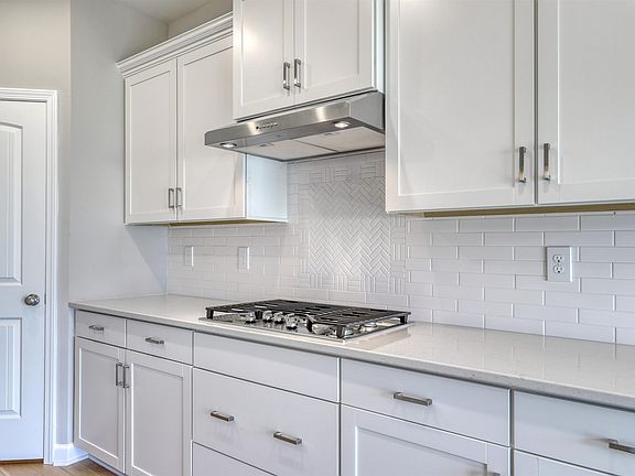 5th image of 6264 Zoe Way